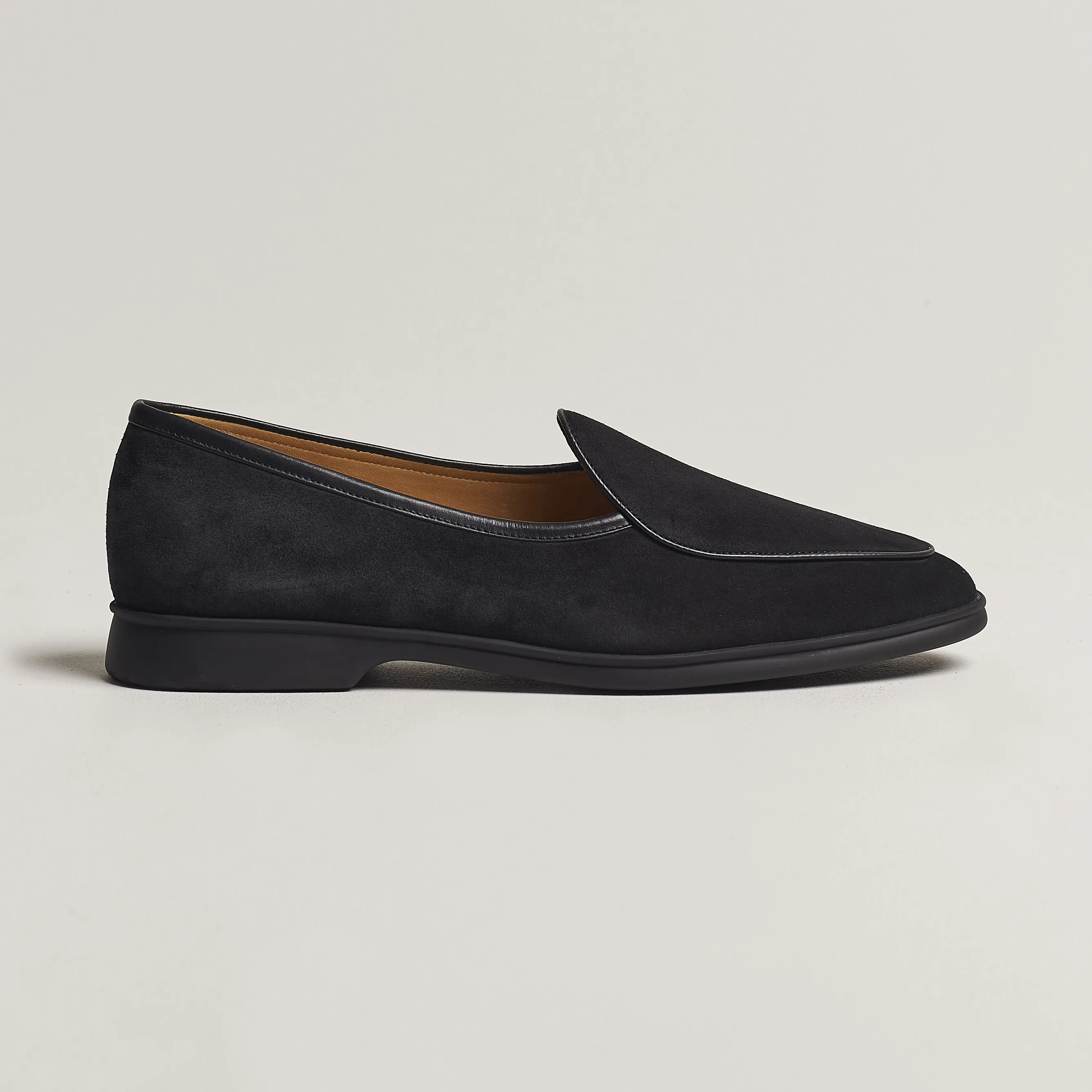 Stride Loafers Black Suede